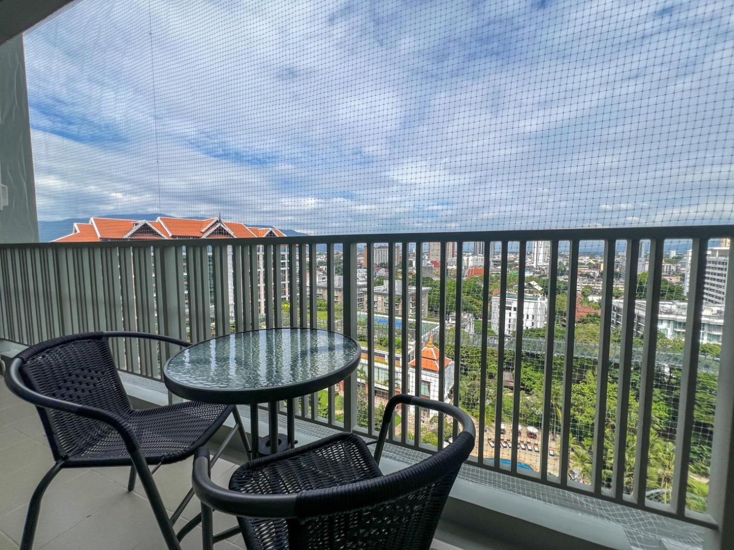 The Astra Luxury Condo In Town Chiang Mai Exteriör bild